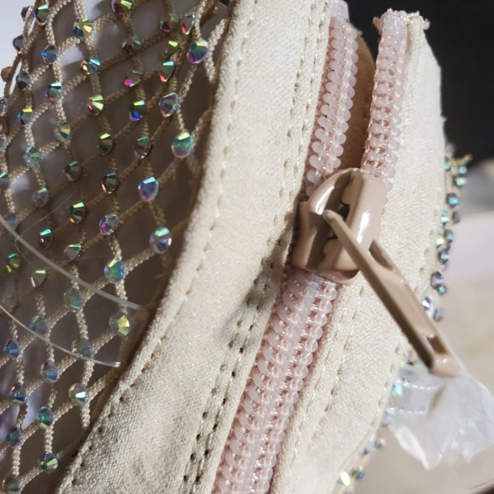 GOLD Mesh Heels - Picture 3 of 11